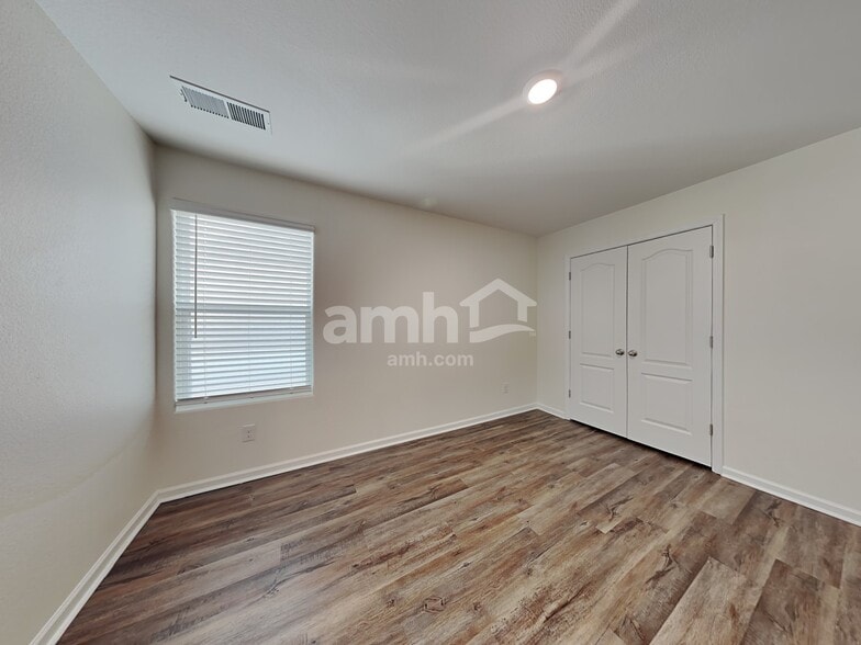 Building Photo - 2065 Southlea Dr