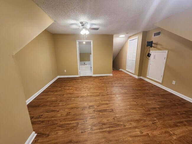 Building Photo - 2217 Shreveport Hwy