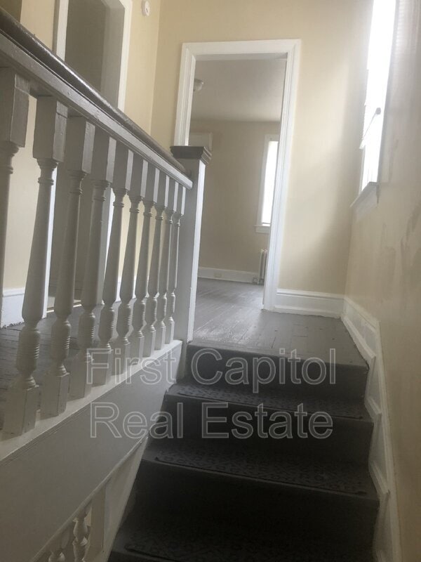 Building Photo - 115 S West St