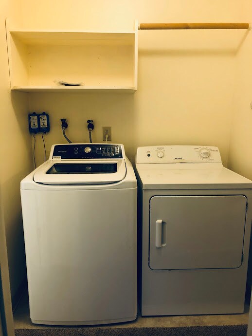 Building Photo - 5540 First Ct