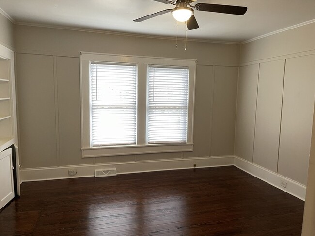 Building Photo - 2417 Statesville Blvd