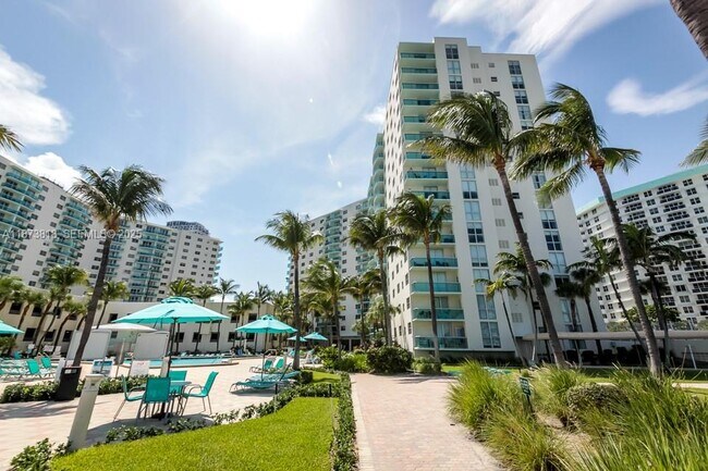 Building Photo - 3801 S Ocean Dr