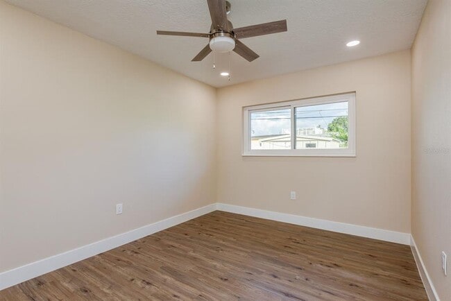 Building Photo - 2480 Del Rio Way