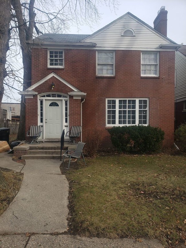 UNIT 2 READY TO RENT ! 4890 Devonshire Rd Detroit MI 48224