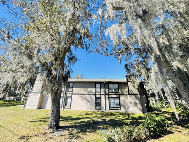 Building Photo - 4034 Dream Oak Pl
