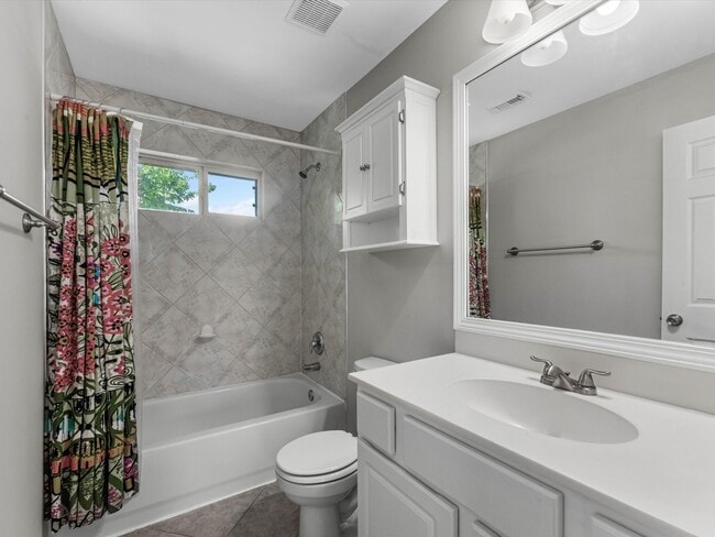 Building Photo - 2234 Naomi St