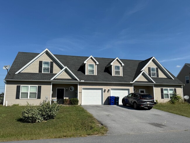 Building Photo - 3669 Oakley Ln
