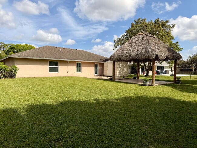 Building Photo - 147 Sunflower Cir