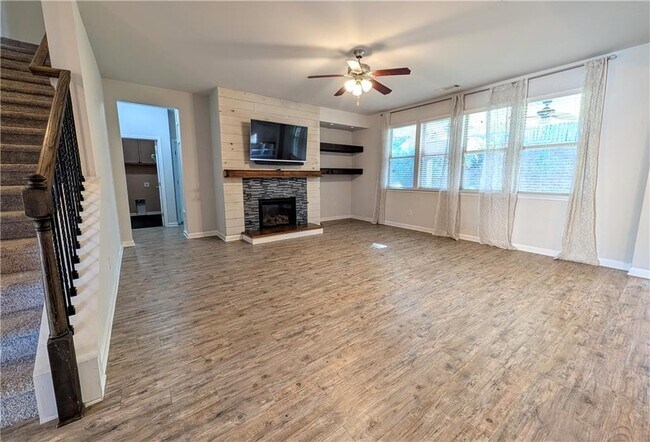 Building Photo - 5250 Whisper Point Blvd