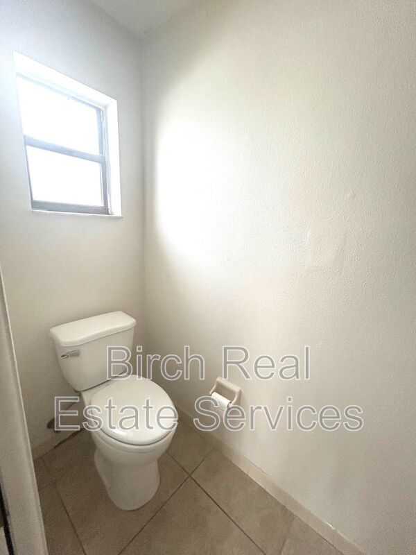 Building Photo - 2419 Mondale Ct