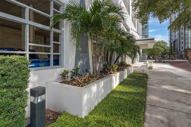 Building Photo - 260 S Osceola Ave