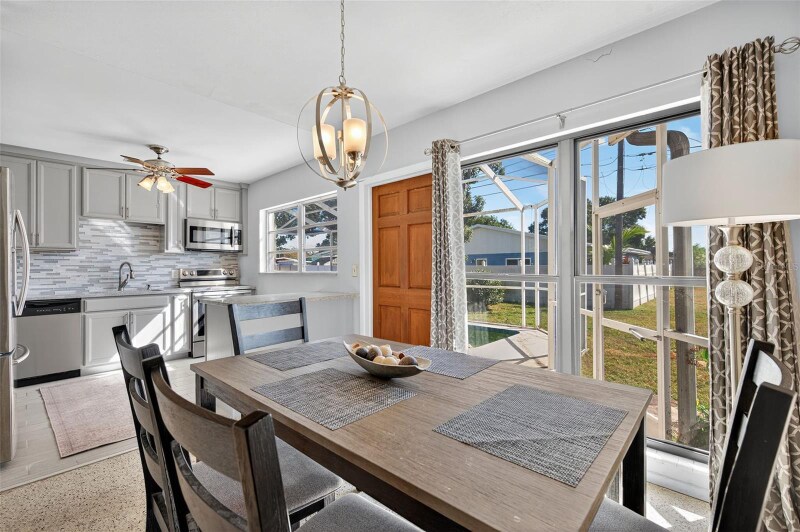 Building Photo - 5614 36th Ave N