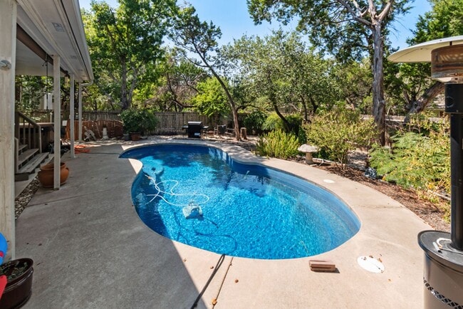 Building Photo - 1305 Cedar Brook Dr