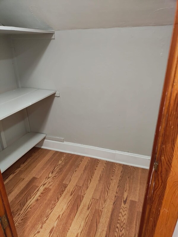 Building Photo - 5925 S Richmond St