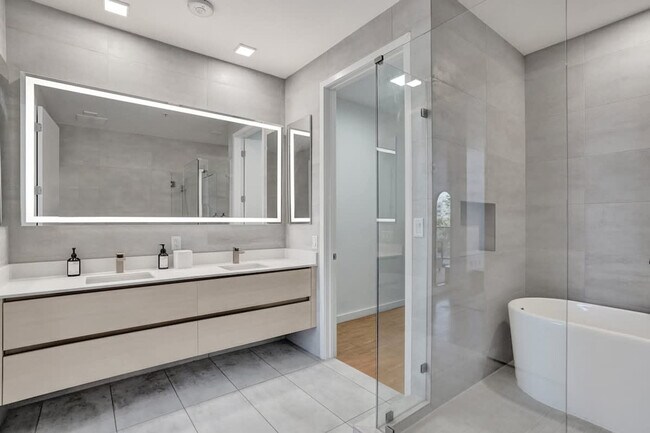 Building Photo - 1220 17th St