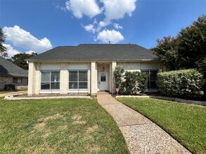 Building Photo - 15414 Willow River Dr