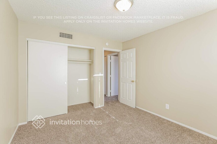 Building Photo - 4461 W Yorkshire Dr