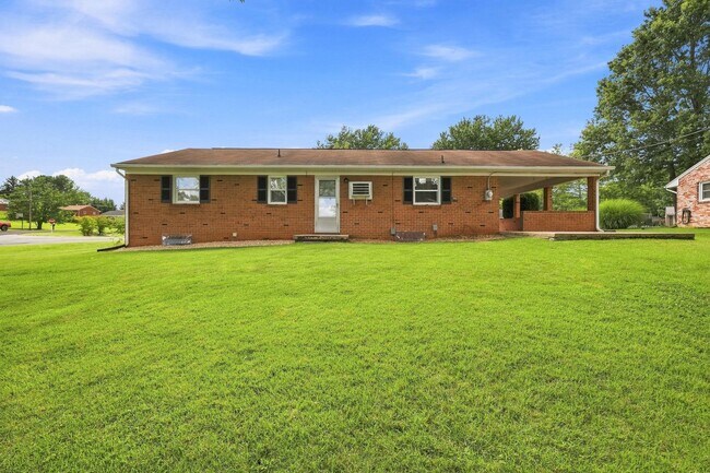 Building Photo - 15 Eavers Cir