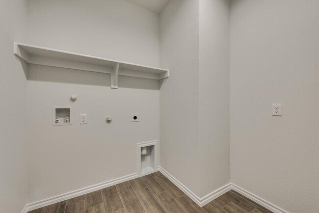 Building Photo - 1002 Pecos St