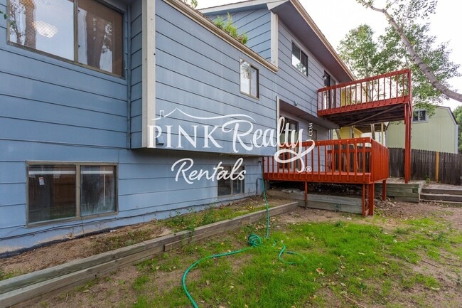 Building Photo - 8274 Caravel Dr