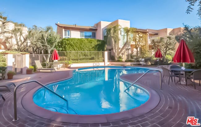 Building Photo - 5311 Coldwater Canyon Ave