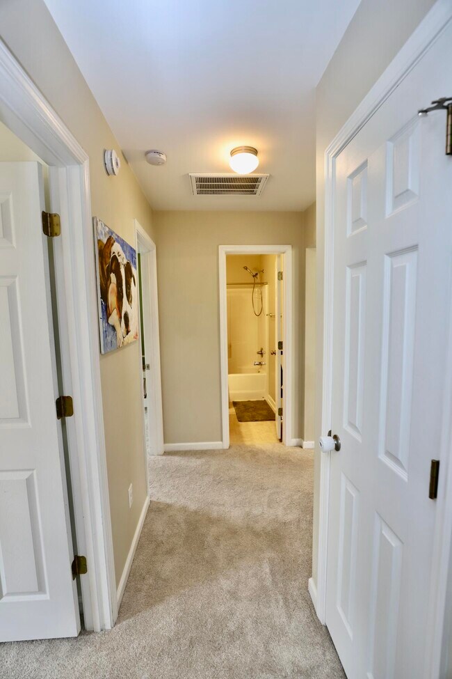 Building Photo - 1116 Waverly Pl Dr