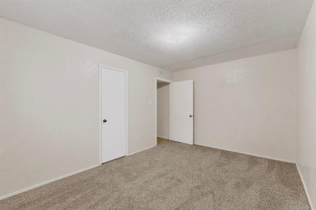 Building Photo - 703 E Shady Grove Rd