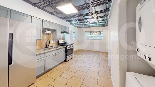 Building Photo - 1625 W Buckeye Ln