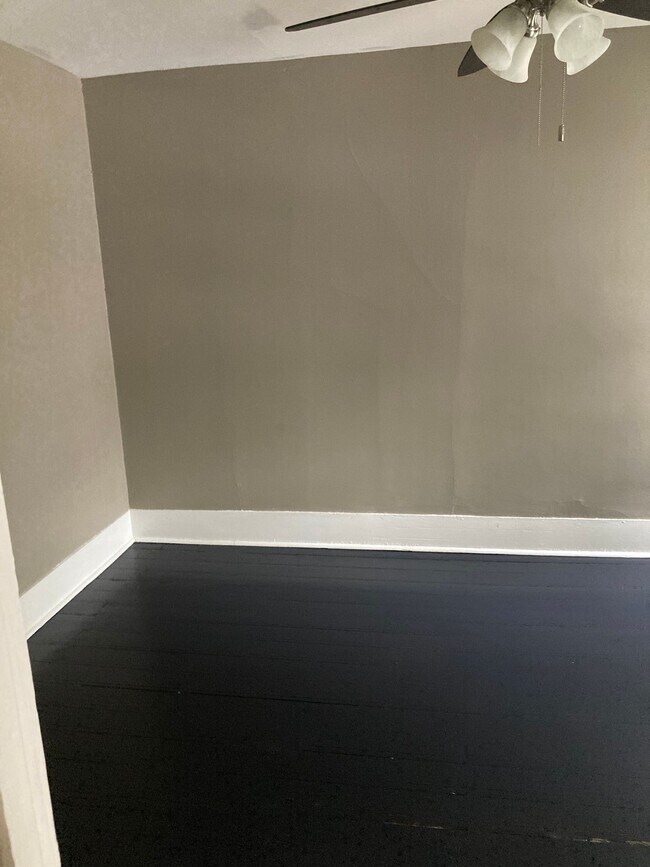 Building Photo - Updated 3 bedroom 1 bath home in downtown Morris