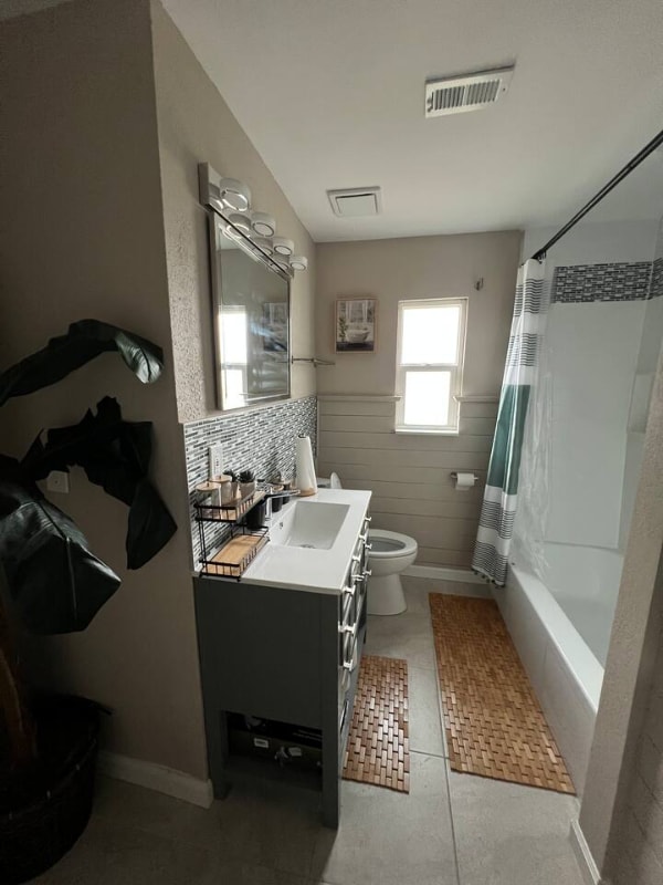 Building Photo - 4332 Key Largo Dr