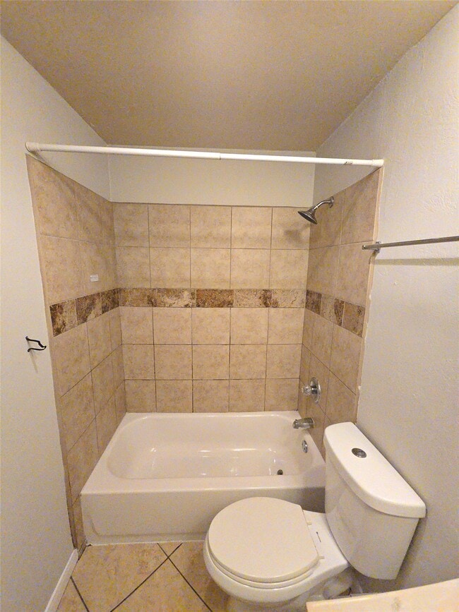 Building Photo - 3906 Postwood Dr