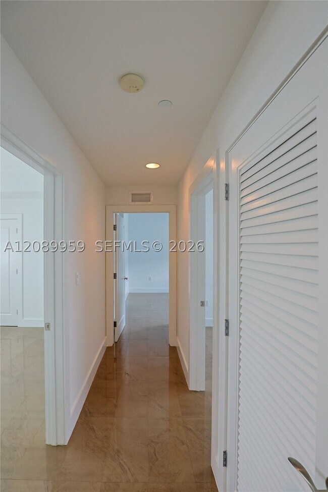 Building Photo - 7520 SW 59th St