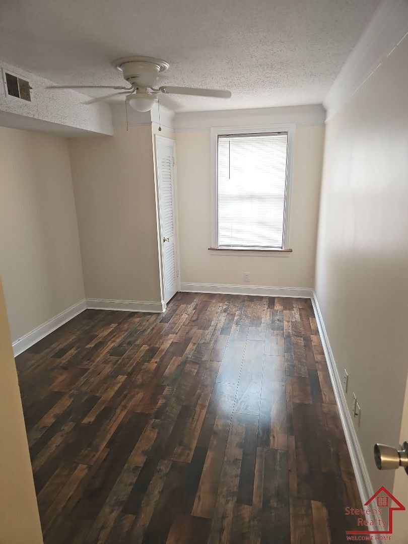 Building Photo - 441 Harding Pl