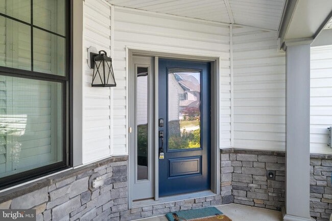 Building Photo - 8631 St Anthony Dr