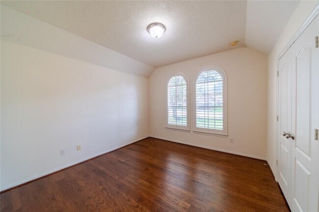 Building Photo - 28210 Cross Creek Springs Ln
