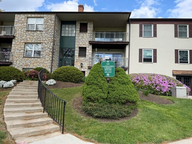 Building Photo - 300 Drummers Ln