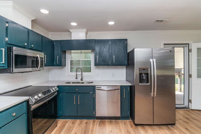 Building Photo - ADORABLE 3 BR | 1 BA Home in Dudley | Fully Renovated and Move-In Ready!