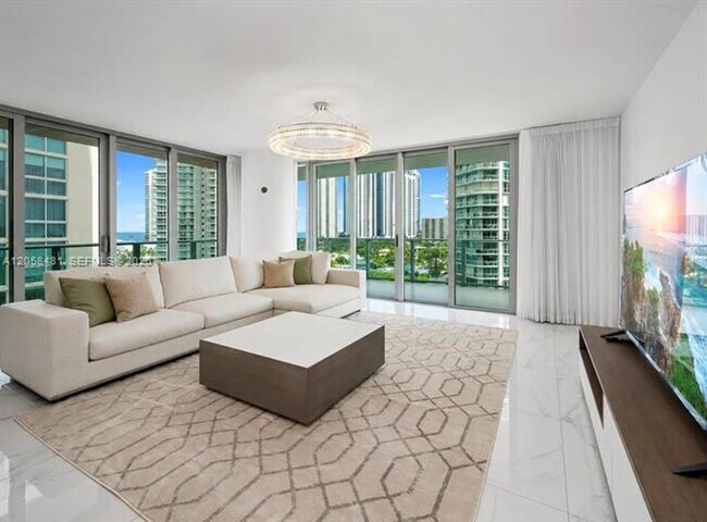 Building Photo - 300 Sunny Isles Blvd