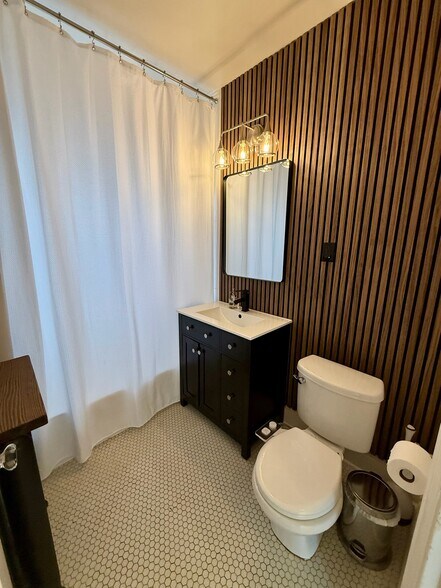 Building Photo - 3532 Humboldt Ave S