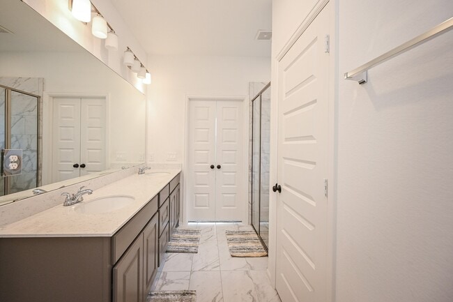 Building Photo - 29331 Mesquite Oaks Dr