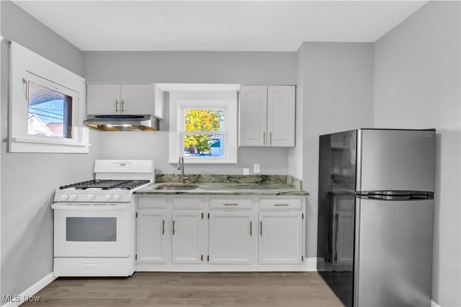 Building Photo - 3510 W 125th St