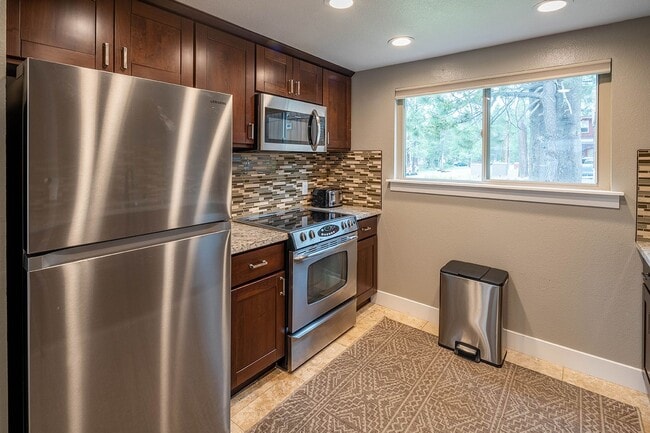 Building Photo - Tahoe Donner- Long Term Rental $2900