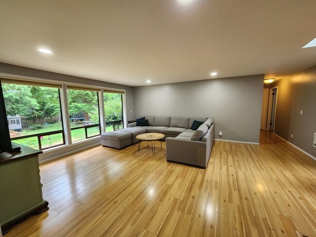 Building Photo - 20 Warbler Ln