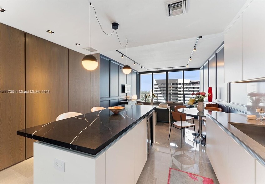 Building Photo - 88 SW 7th St