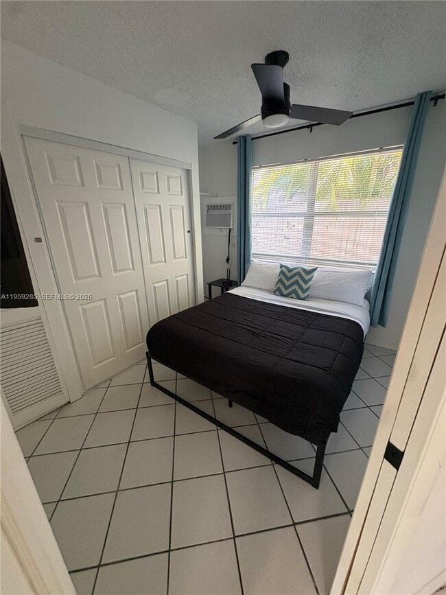 Building Photo - 3210 Canal Dr