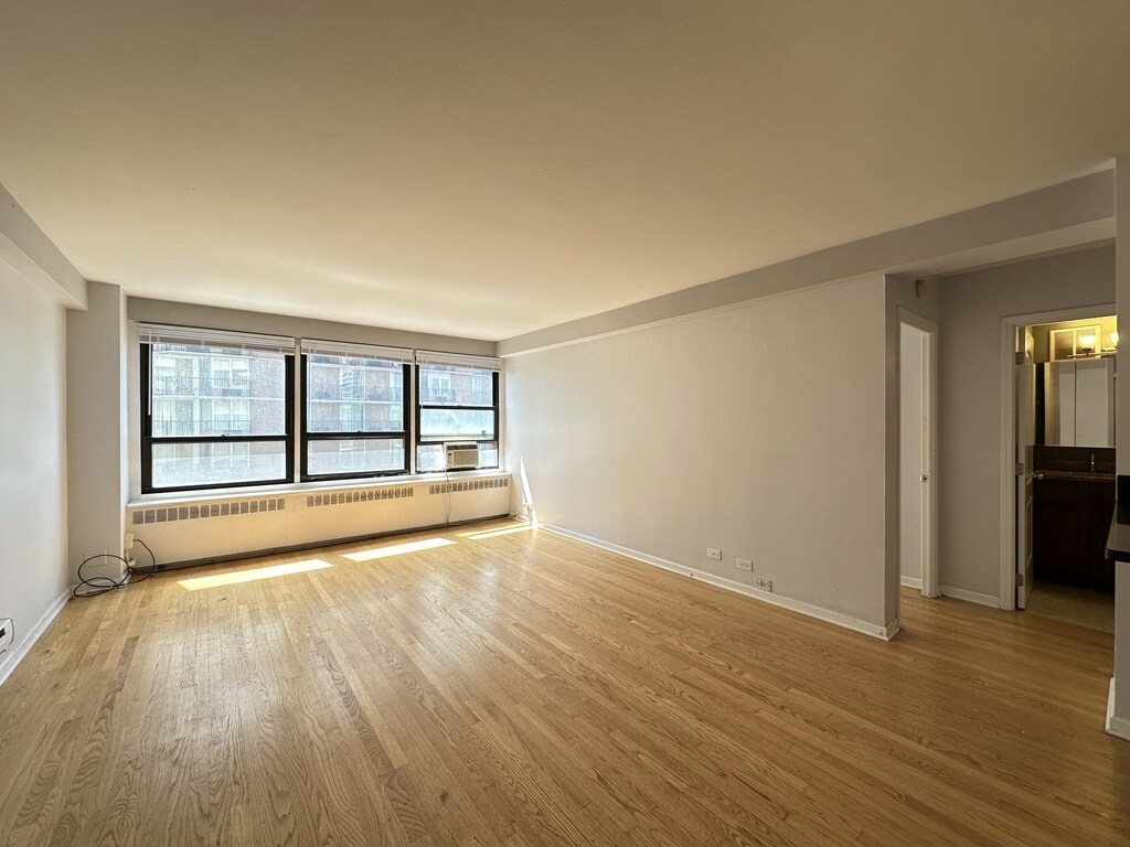 Building Photo - 4180 N Marine Dr
