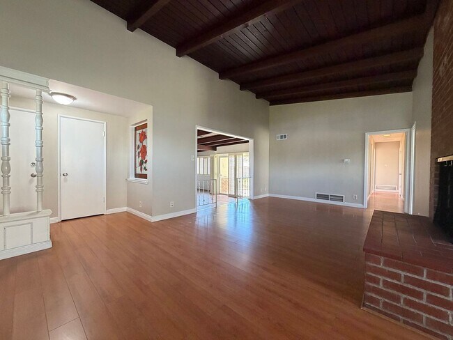 Building Photo - Stunning Mid-Century Modern Home  in Garden Grove