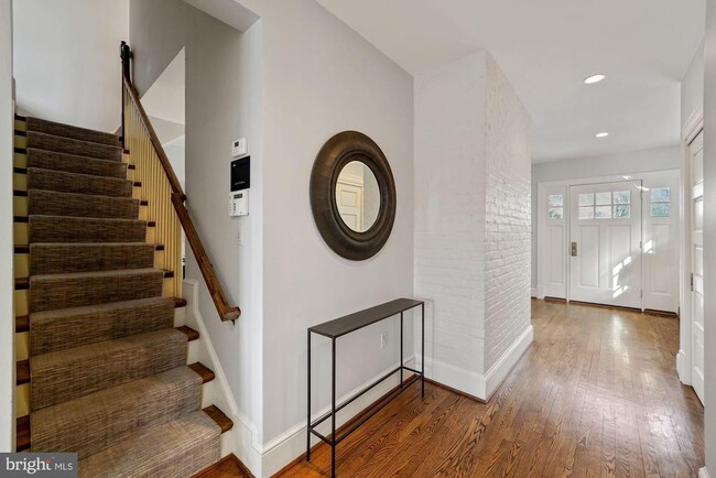 Building Photo - 4414 Lowell St NW