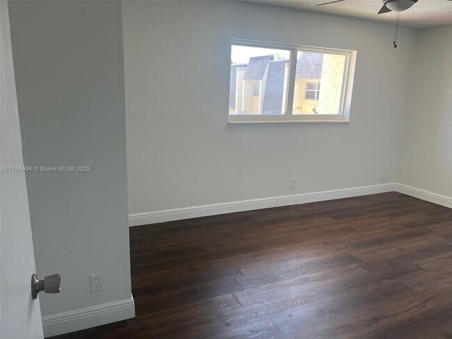 Building Photo - 5624 Blueberry Ct