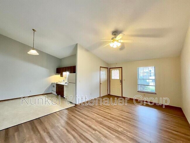 Building Photo - 7 S Cherry Hills